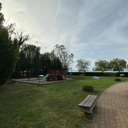 Aranypart Feszek Daire Siofok