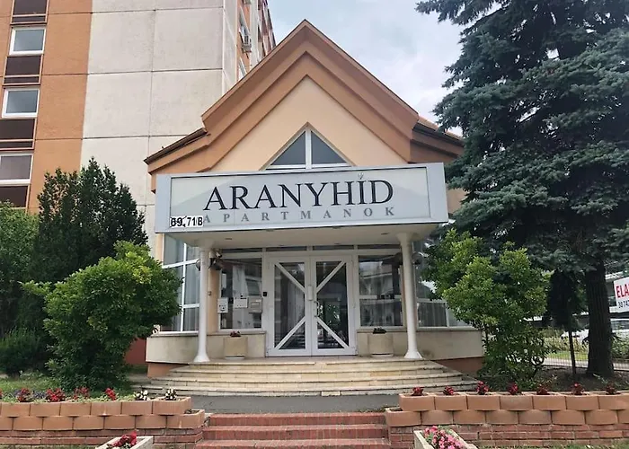 Aranypart Feszek * シオーフォク